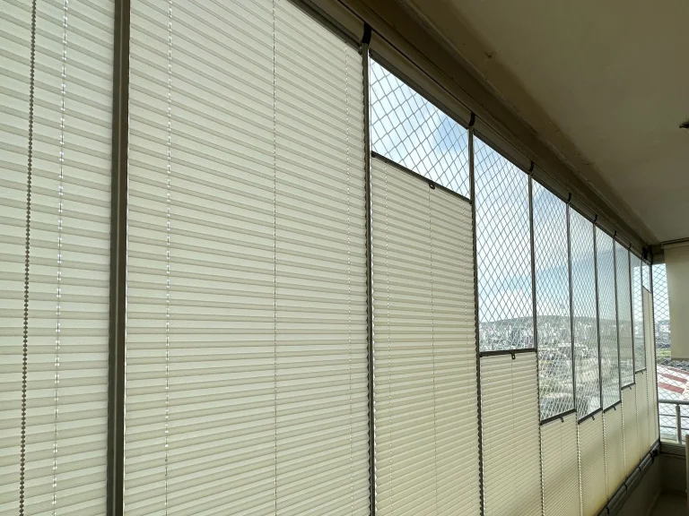 Ankara Stor Cam Balkon Perdesi İmalat ve Montaj – Şenpen Cambalkon Kalitesiyle