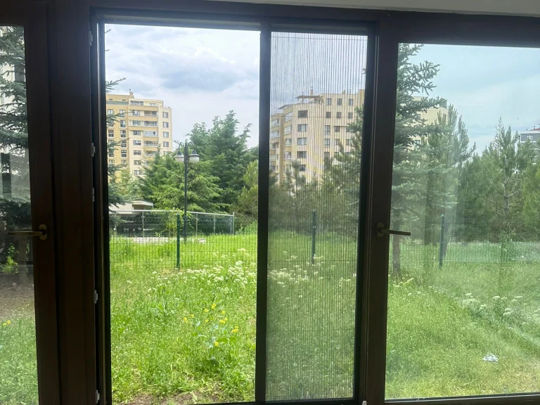 Beytepe'de Kedinizin Güvenliği İçin Kedi Tülü Sineklikler