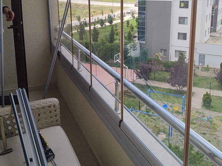 Çukurambar'da Cam Balkon Fitili Montajı Tamiri ve Değişimi